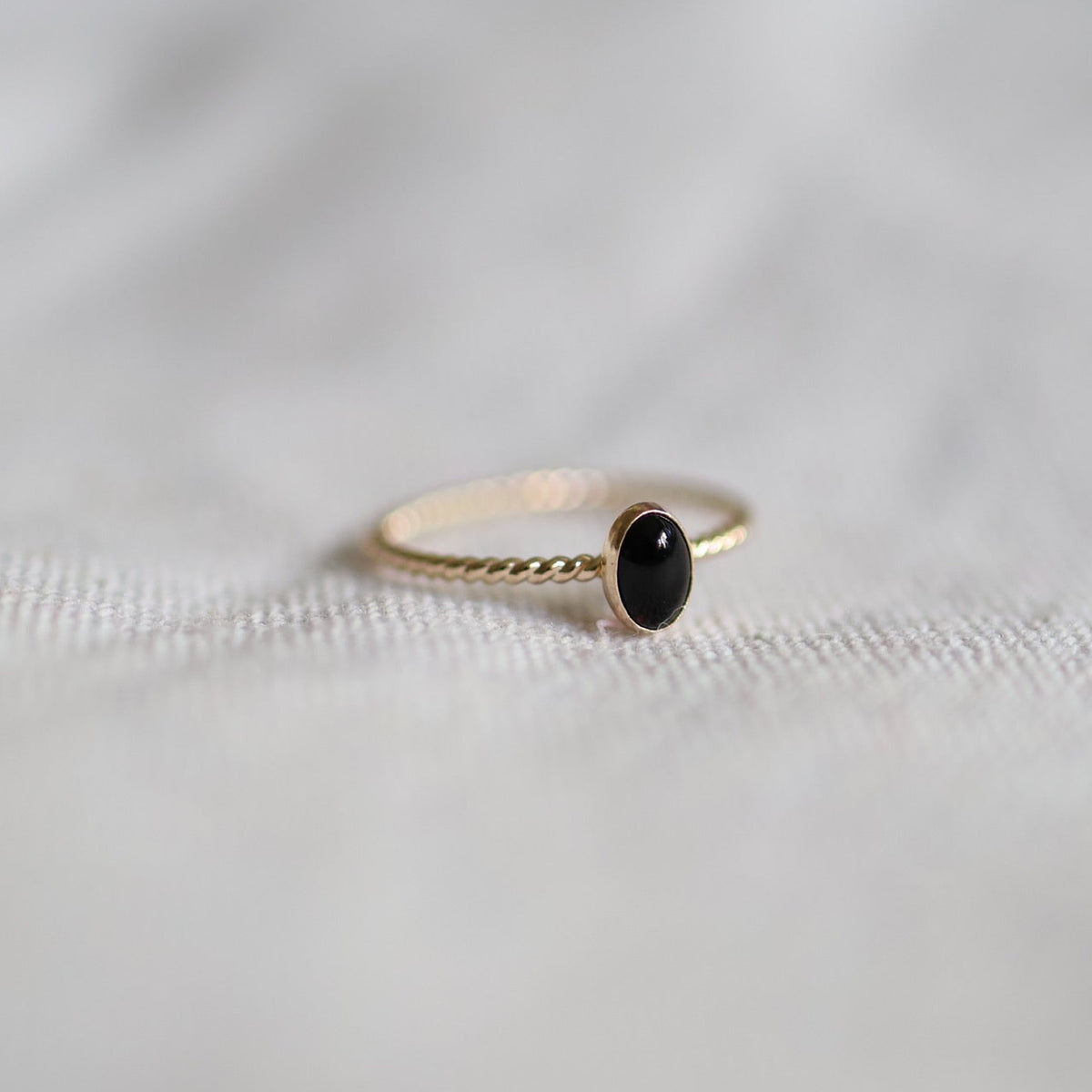 NYX OVAL