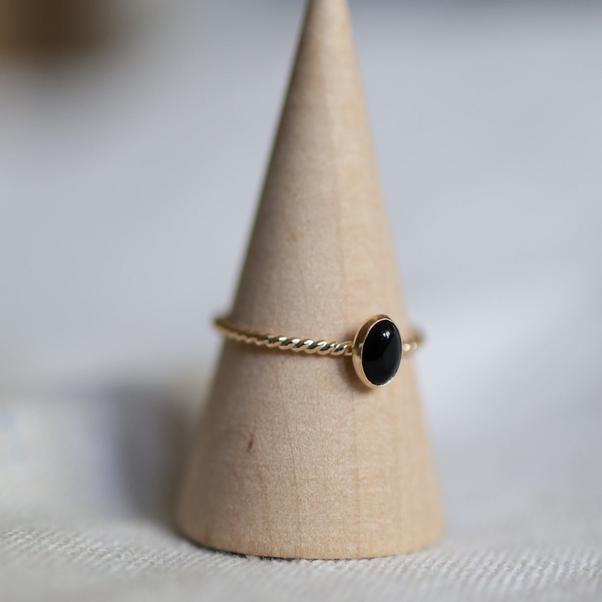 NYX OVAL