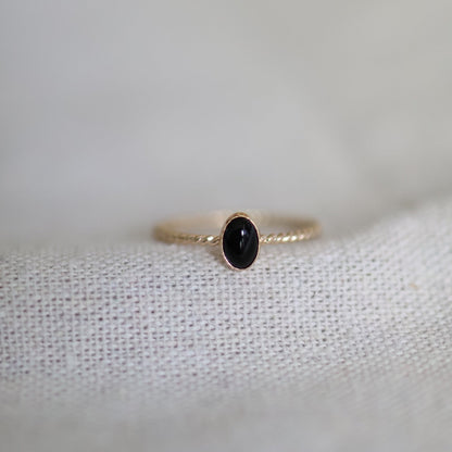 NYX OVAL