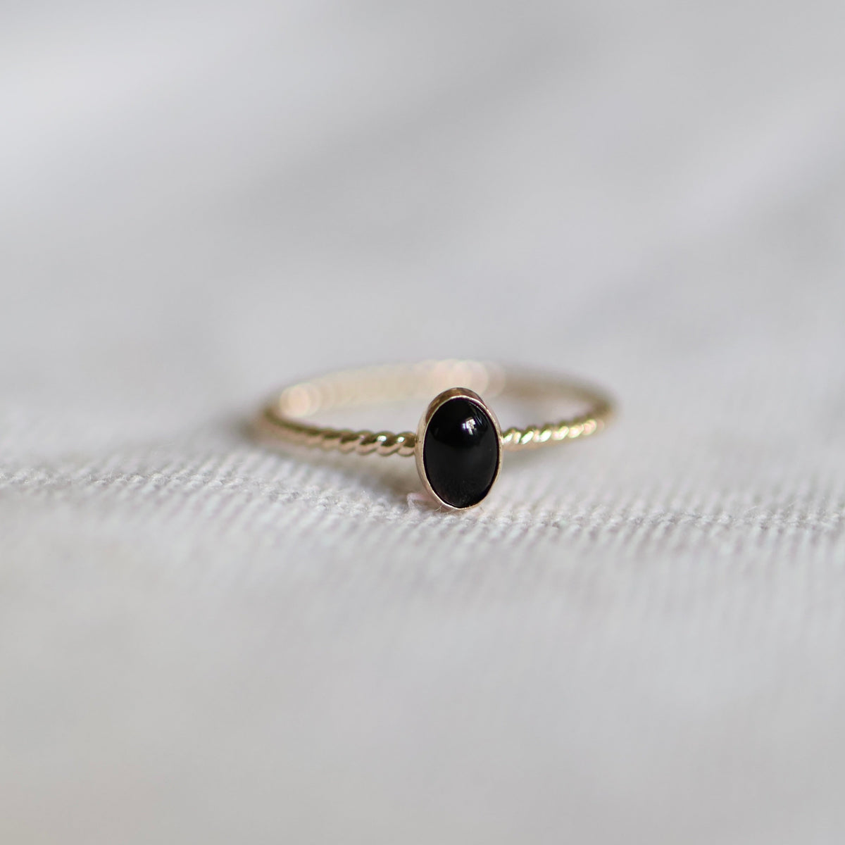 NYX OVAL